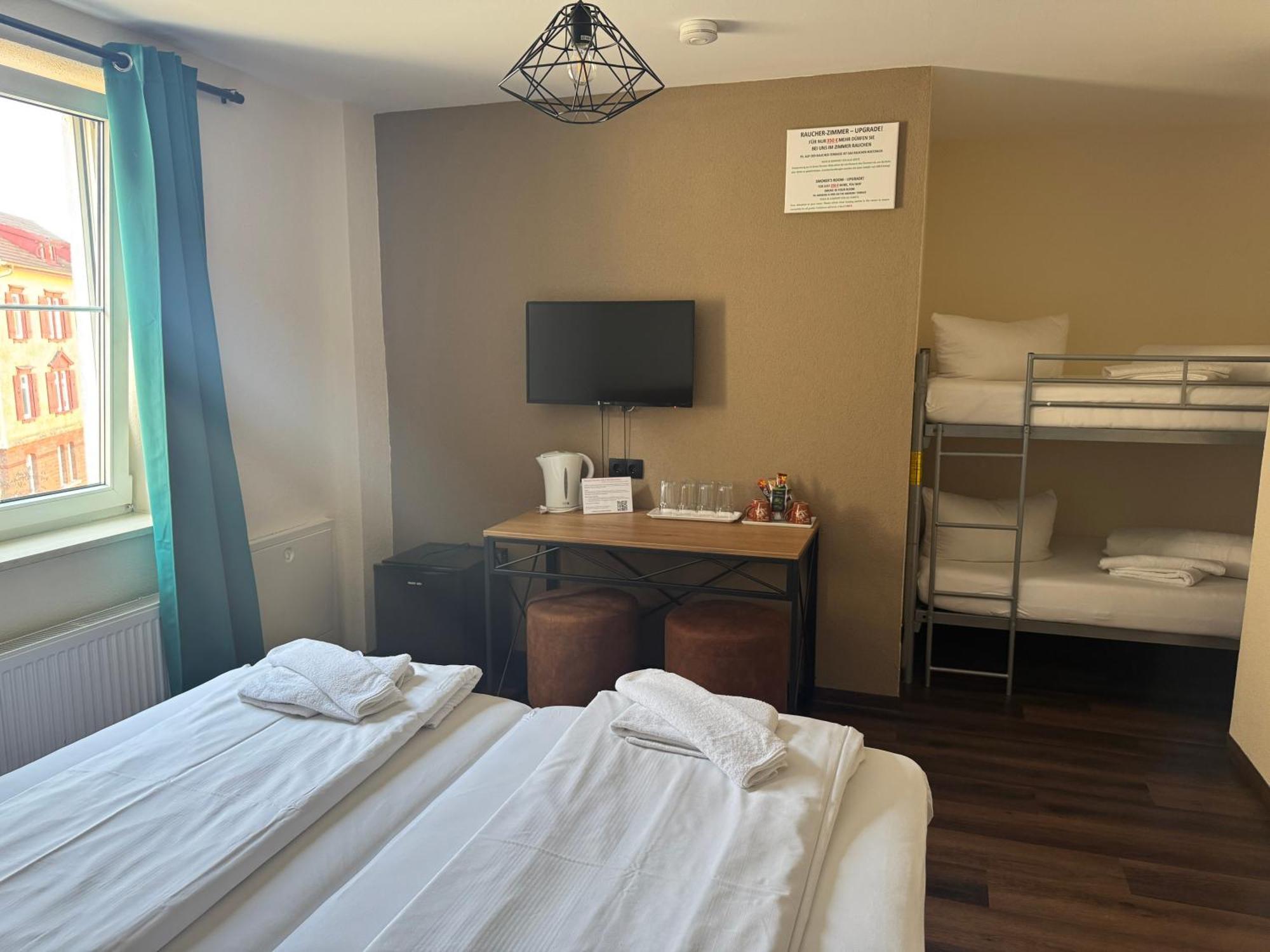 Hotel Capitol Zentrum - 24H - Friedrichshafen Bagian luar foto