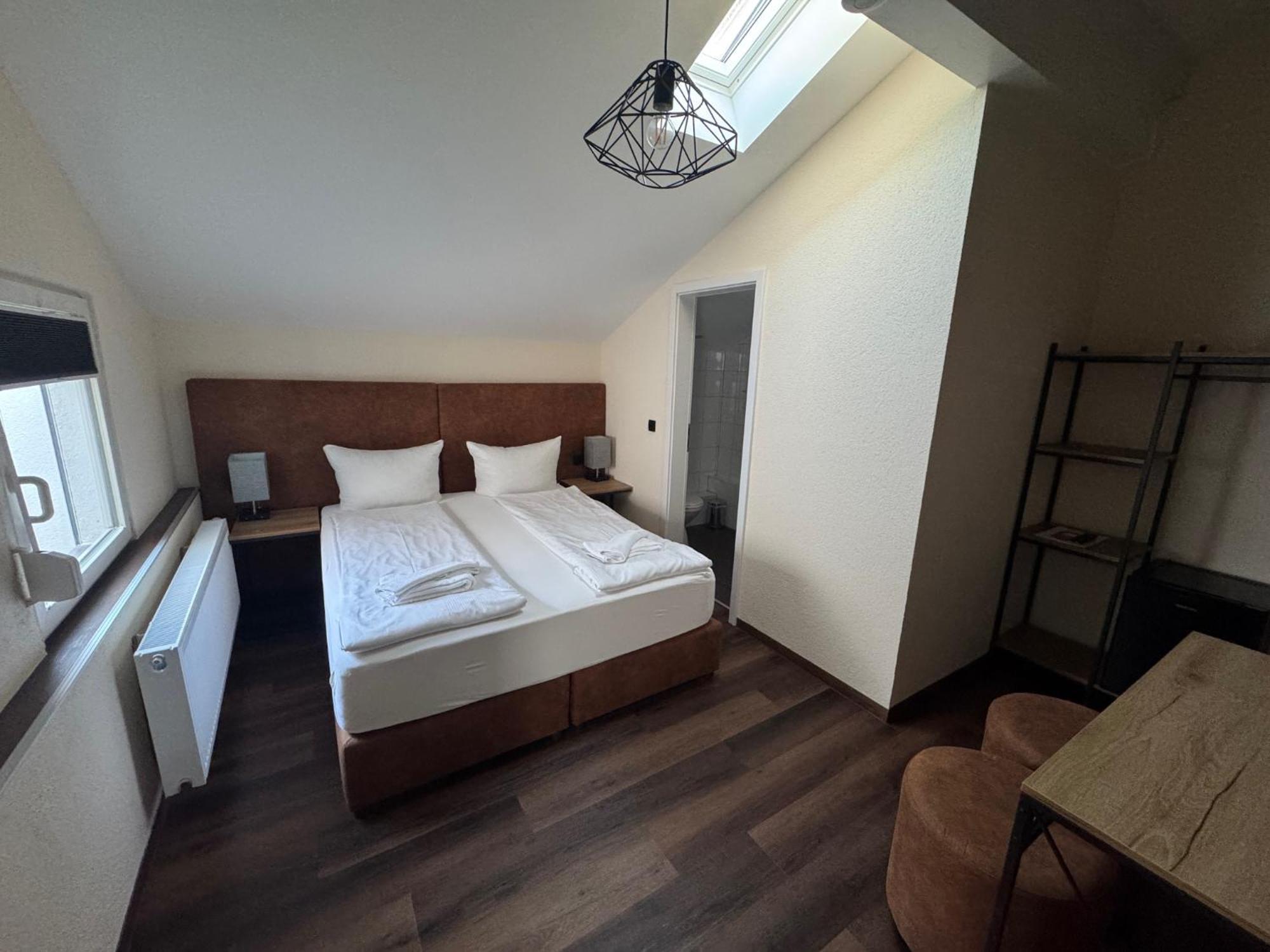 Hotel Capitol Zentrum - 24H - Friedrichshafen Bagian luar foto